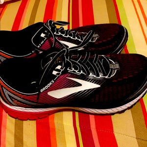 Woman’s Brooks Ghost